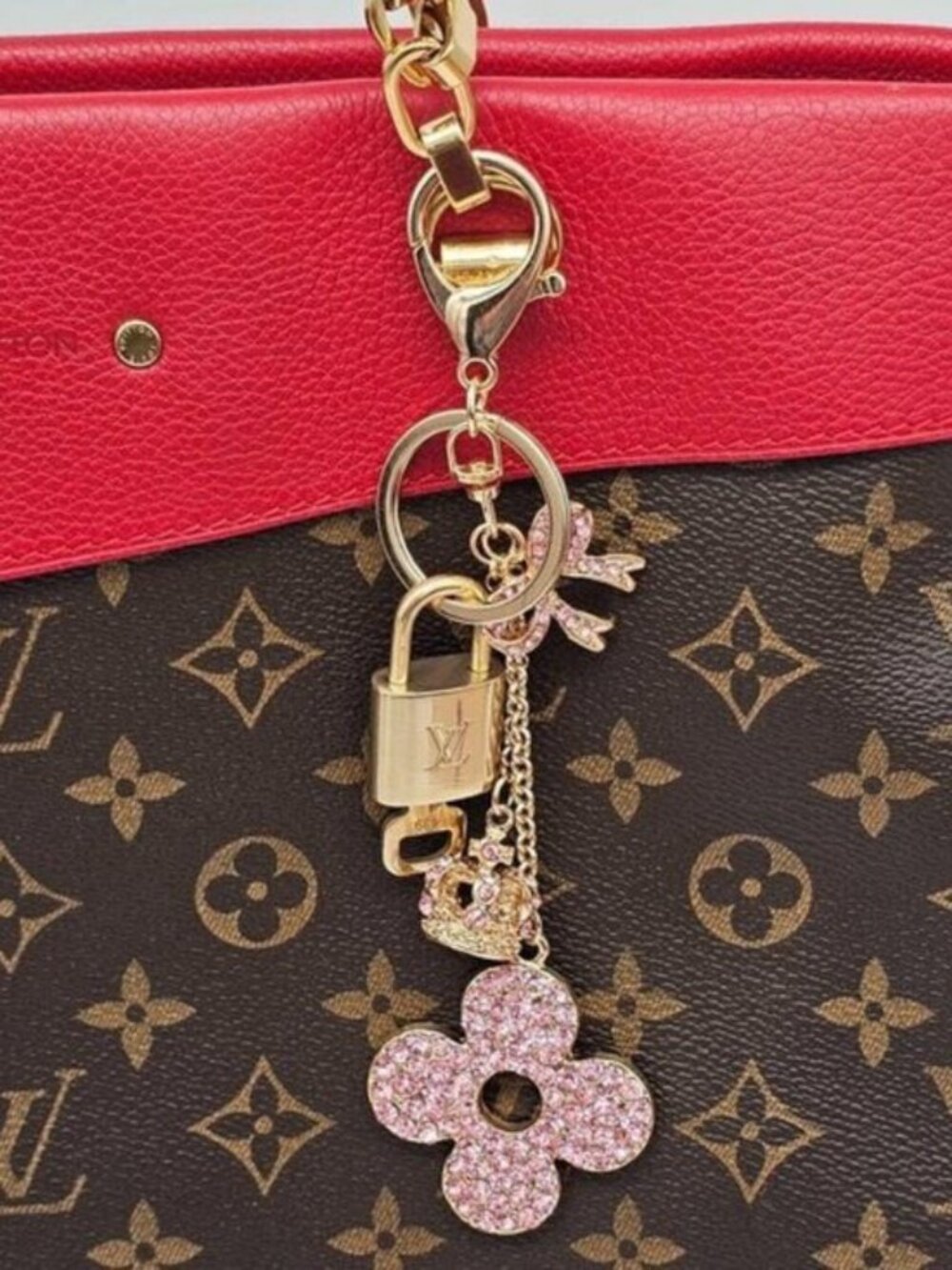 LV Authentic Gold Padlock 🔒 Key Set w/ Unbranded Flower Keychain Charm - Picture 9 of 9